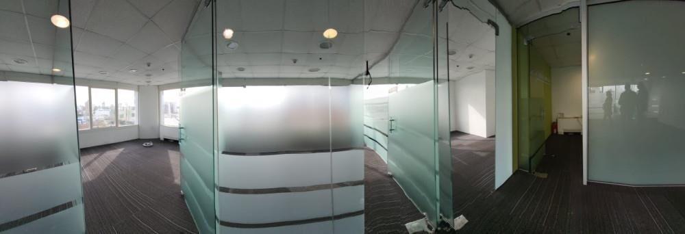 Venta oficina en WTC con 2 garajes