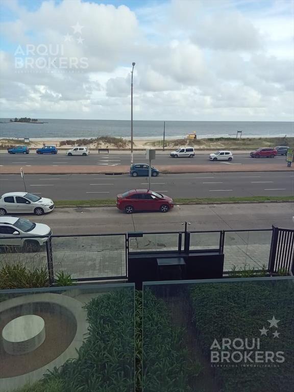 Apartamento de 2 dormitorios en venta en Malvín