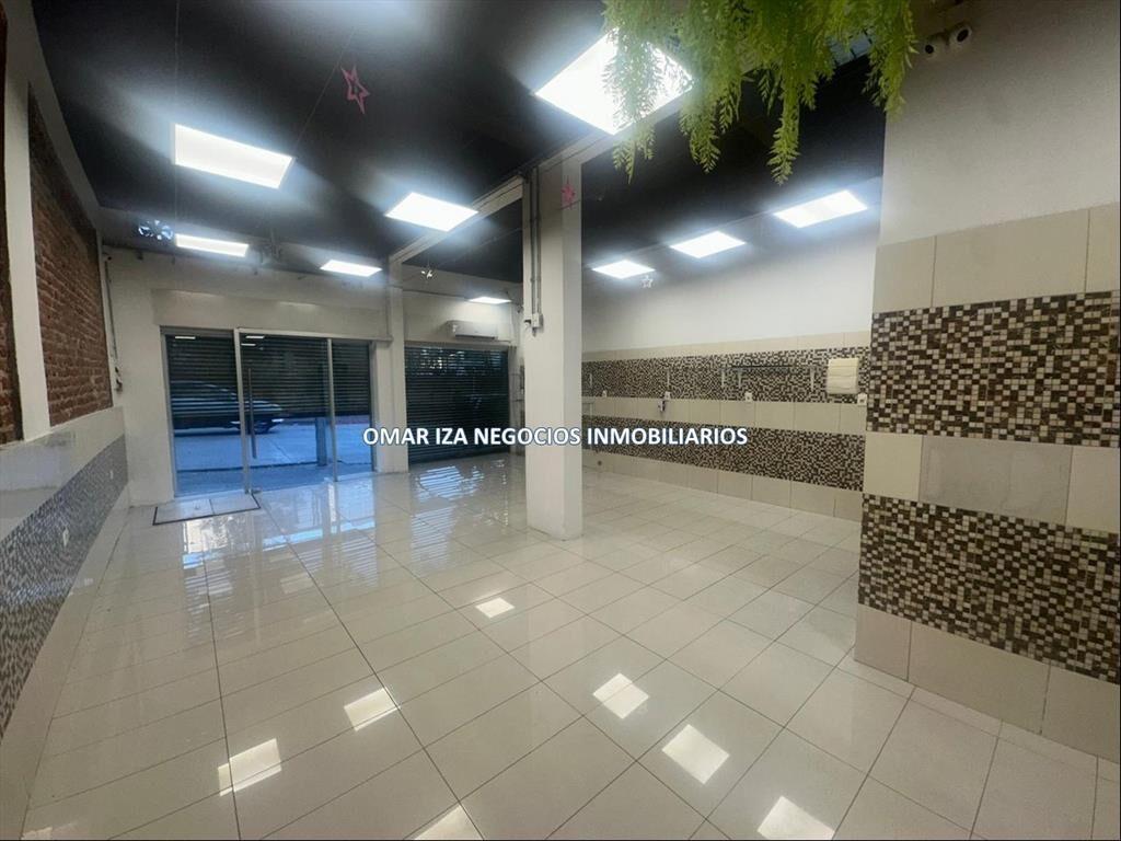 Alquiler local comercial FRENTE SHOPPING TRES CRUCES tienda