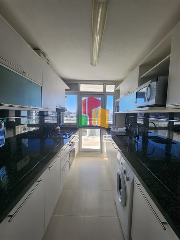Vende apartamento de 3 dormitorios en Mansa- Punta del Este