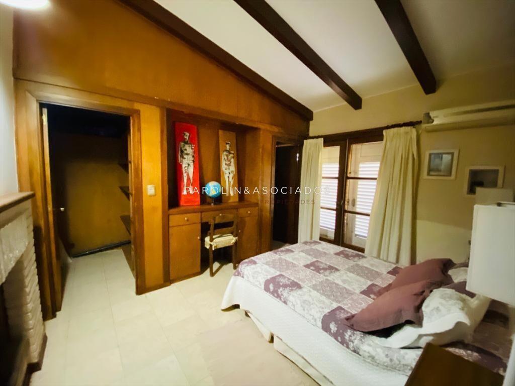 Excelente propiedad en venta de 4 suites en Punta