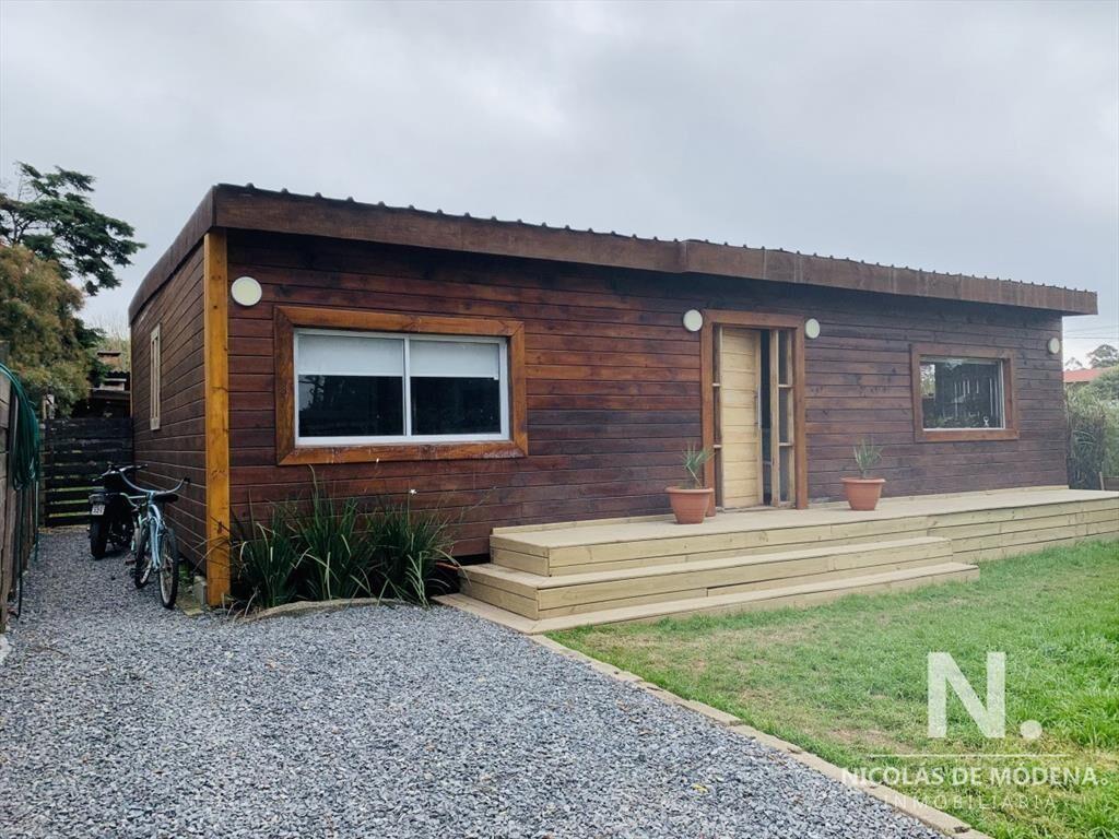 Casa en Venta a 50 metros del Mar, 4 dormitorios, Balneario