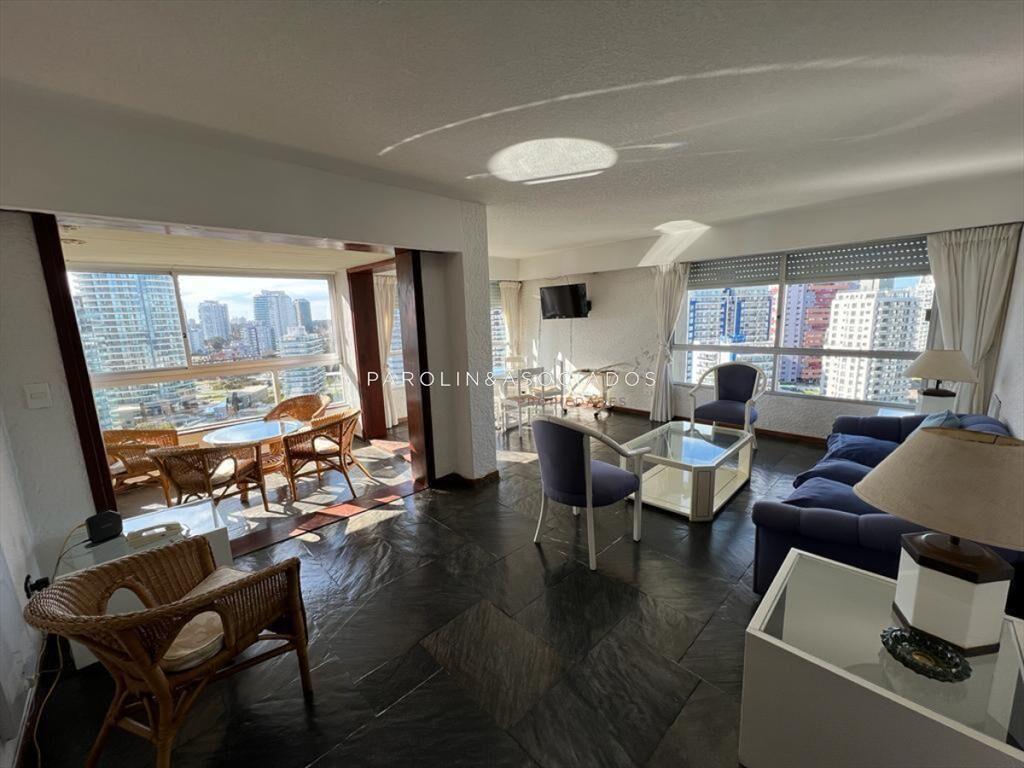 Apartamento en venta de 3 dormitorios en parada 2