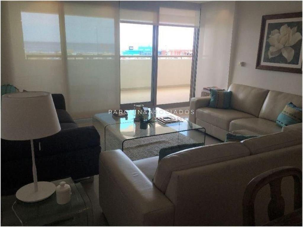 Hermoso apartamento de 3 dormitorios en venta en