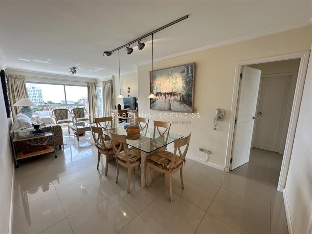 Espectacular apartamento en venta de 3 dormitorios en torre