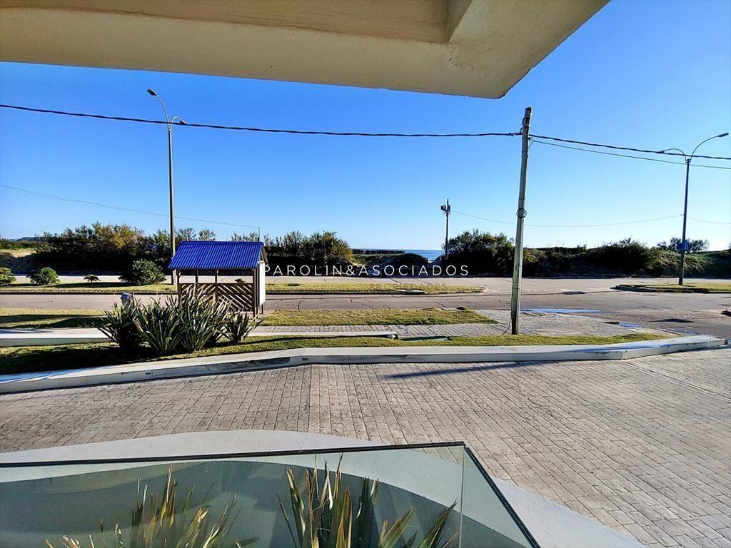 Apartamento en venta en primera linea en Punta del Este.