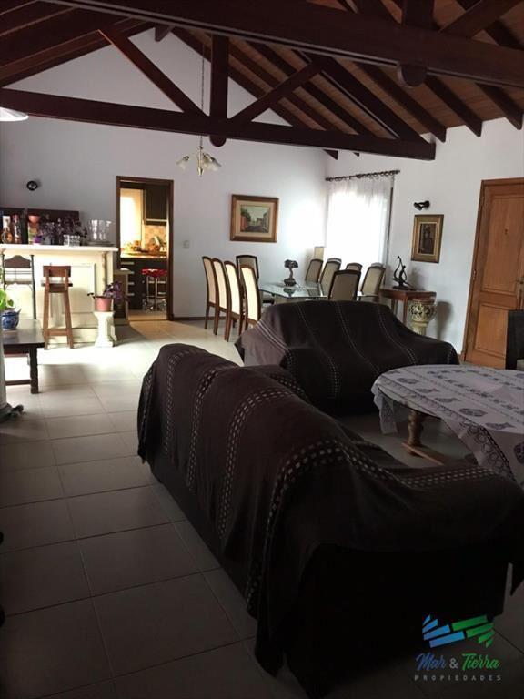 Venta de Casa 4 dormitorios con piscina en Hills,