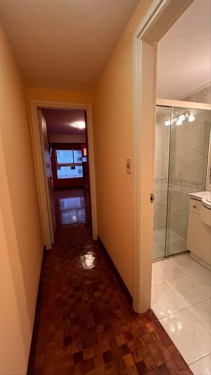 Apartamento 2 dormitorios, 2 baños, terraza al frente y gge