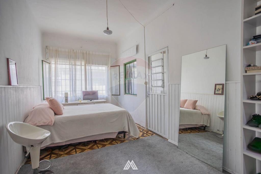 VENTA PARQUE BATLLE - CASA CON 3 APTOS RENTADOS