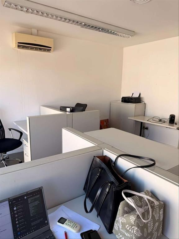Venta Oficina con renta edificio corporativo Ciudad Vieja