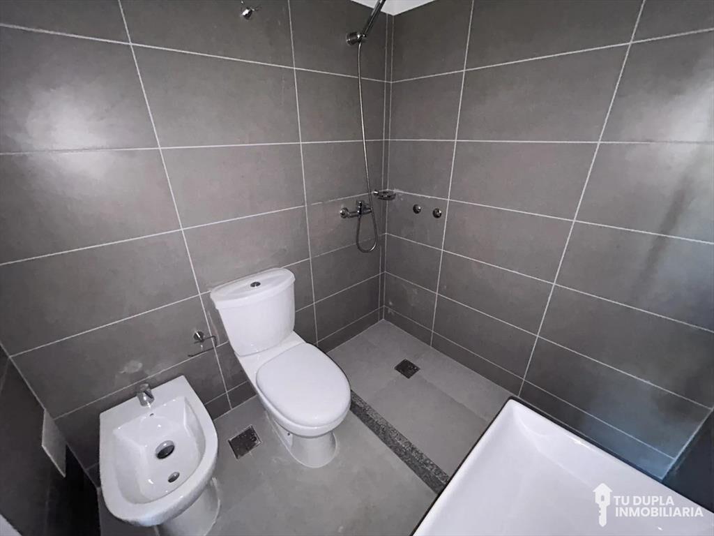 Venta 3 Dormitorios, 2 Baños Piso Alto A En