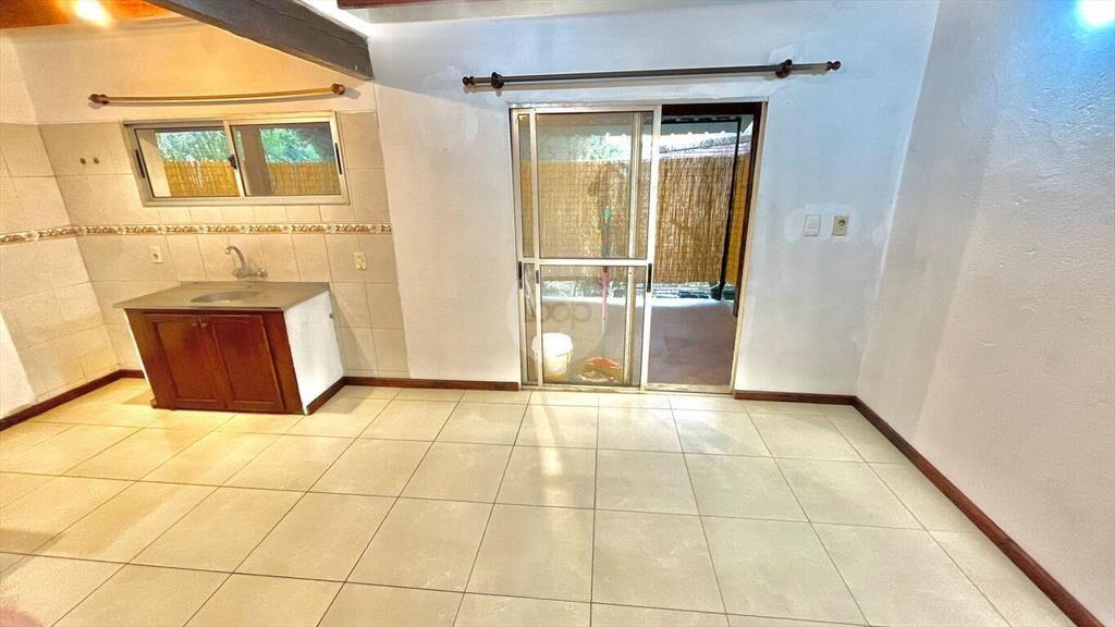 Alquiler Casa 1 Dormitorio con Cochera, Pinar Sur