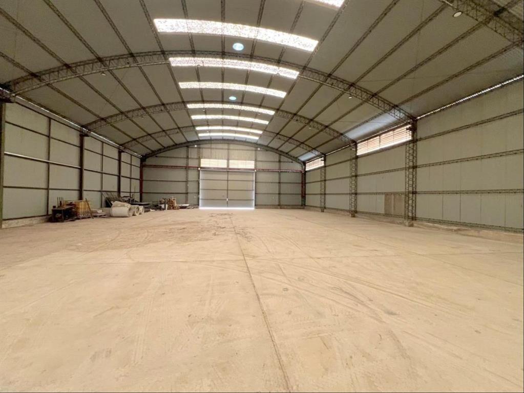 Alquiler Local Industrial de 2030m2 en Nuevo París