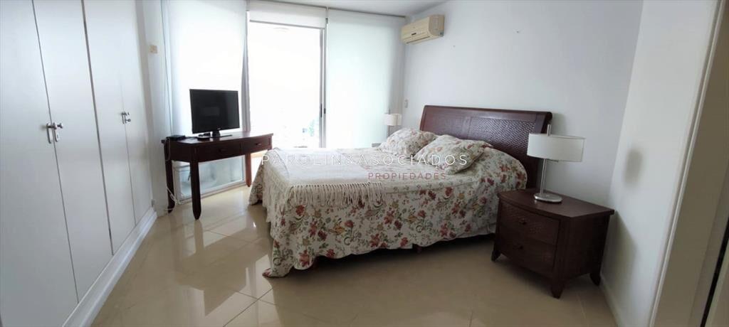 Apartamento en venta de 3 dormitorios en Sol y