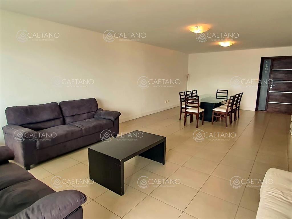 Venta apartamento 3 dormitorios piso alto Punta