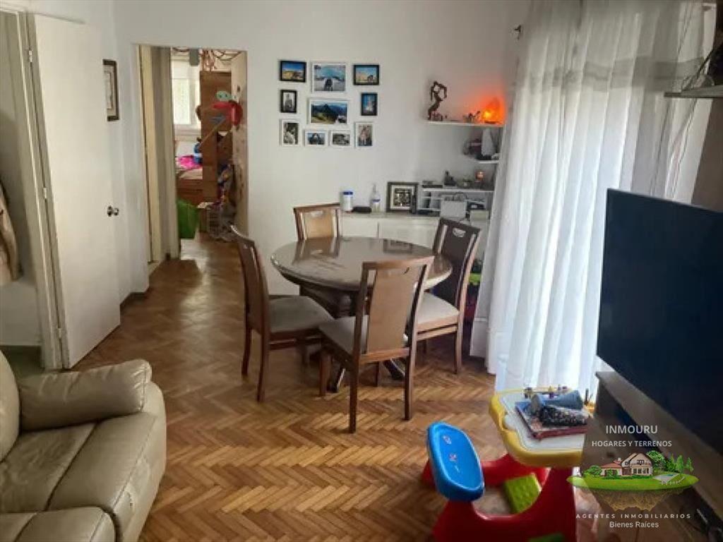 Vendo apartamento a pasos de la rambla