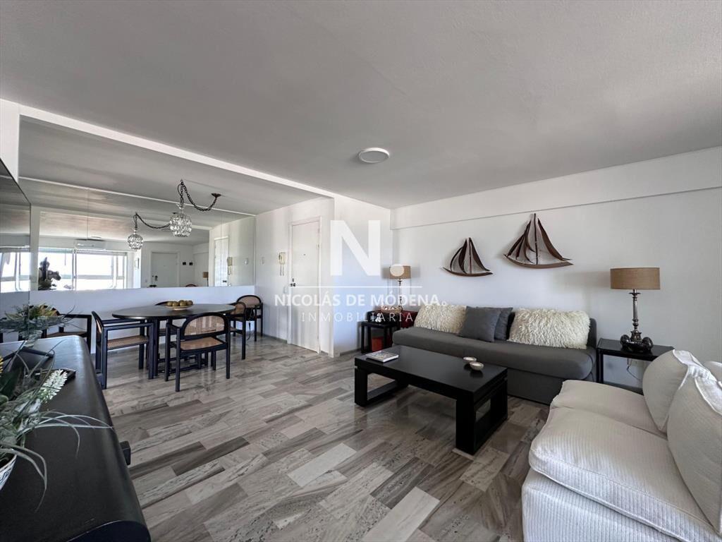 Apartamento de 3 dormitorios en Peninsula, Punta