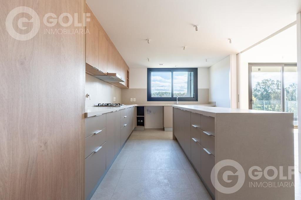 Venta o alquiler de apartamento 4 dormitorios TRENTO