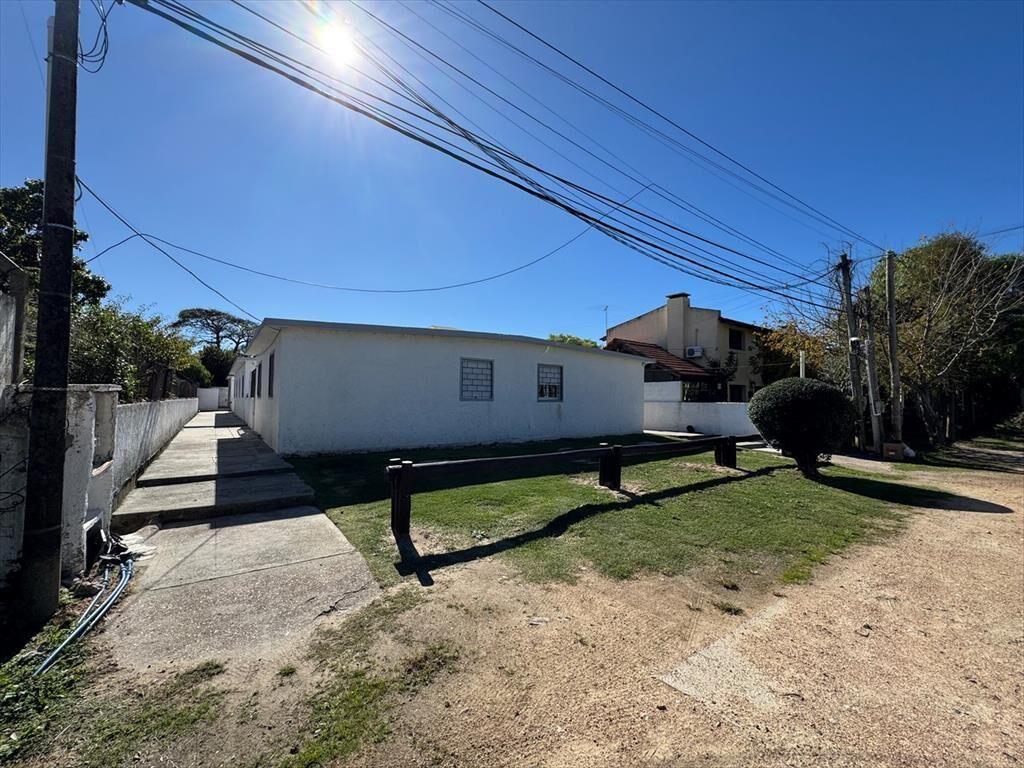 Venta Casas Shangrilá Sur padrón con 8 casas para inversión