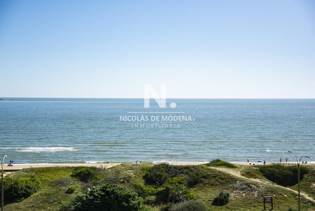 En venta hermoso departamento en Mansa con vista al mar. To