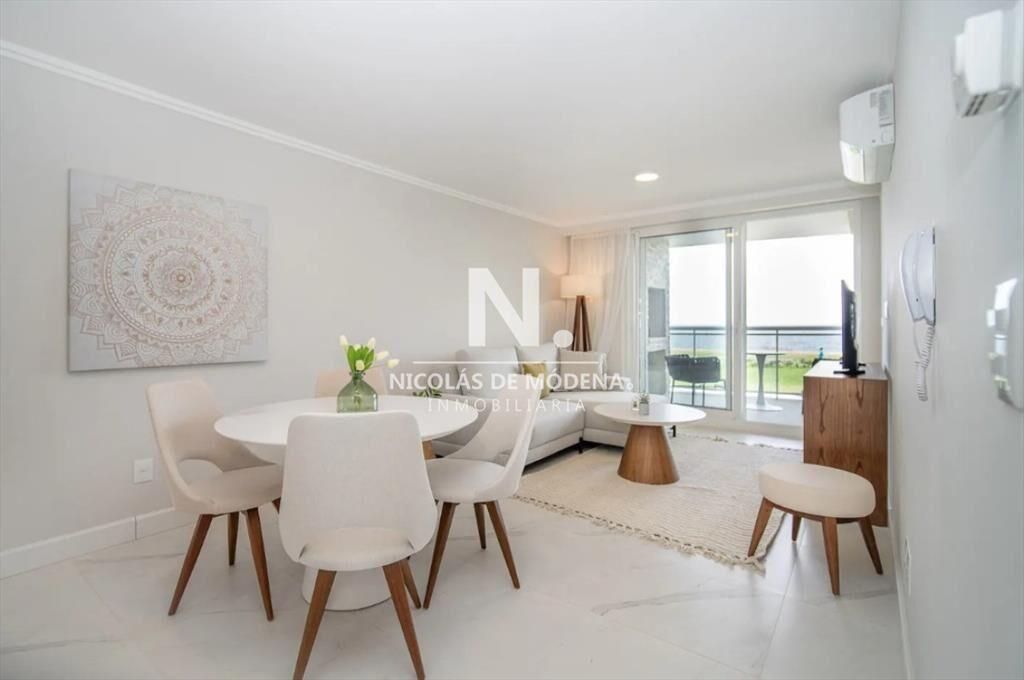 Apartamento en Alquiler de 2 dormitorio frente al