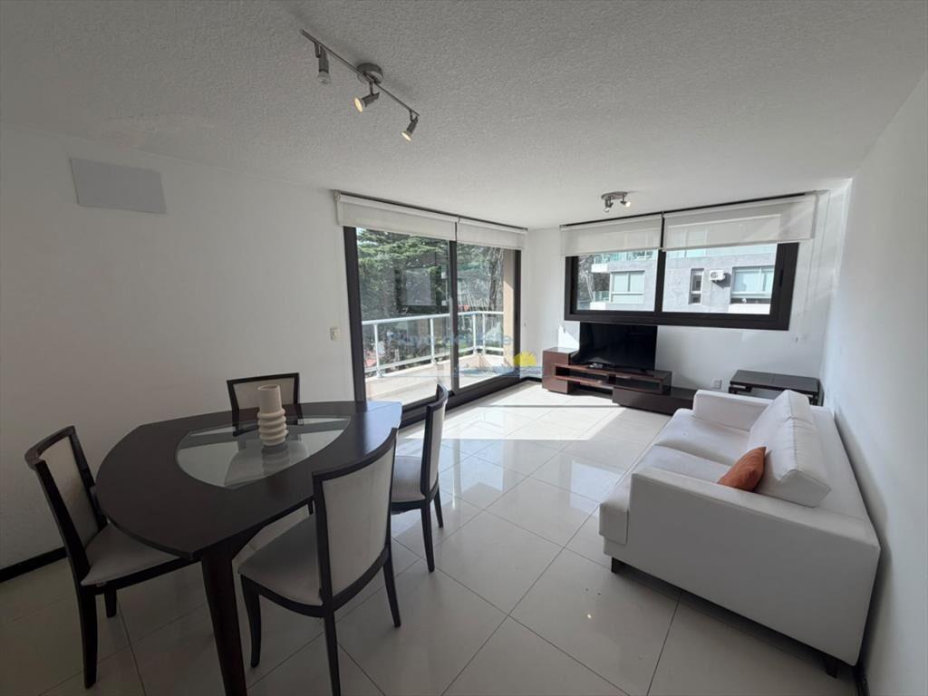 Apartamento en venta de 2 dormitorios en Punta ,