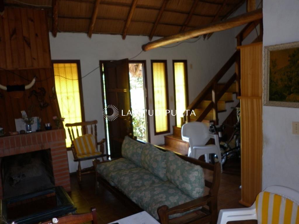 Casa en Altos de Pinares, 4 dormitorios