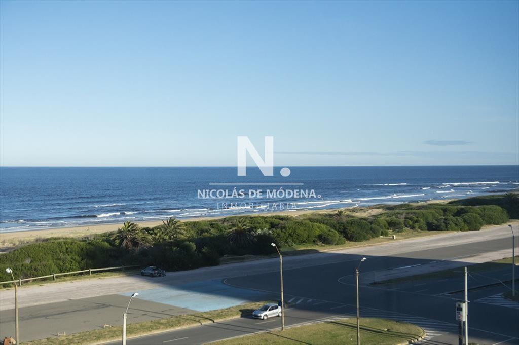 En venta apartamento en Tiburón II, de 3 con
