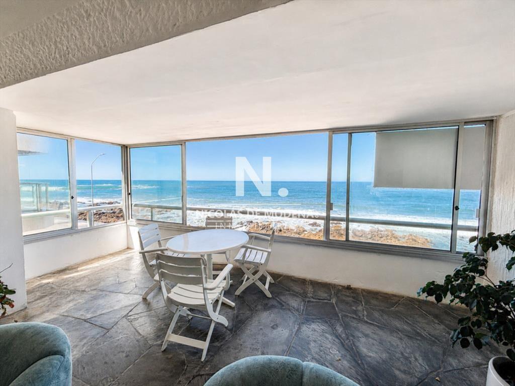 En venta apartamento de 3 dormitorios en Punta al