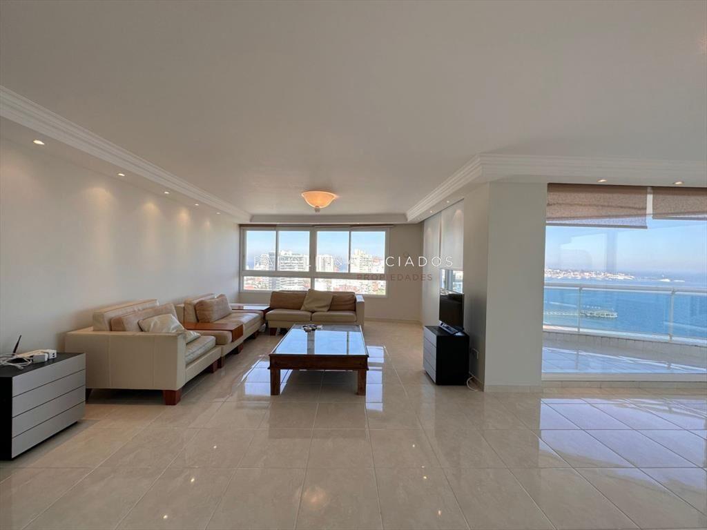 Apartamento de 3 dormitorios en suite, en Torre a