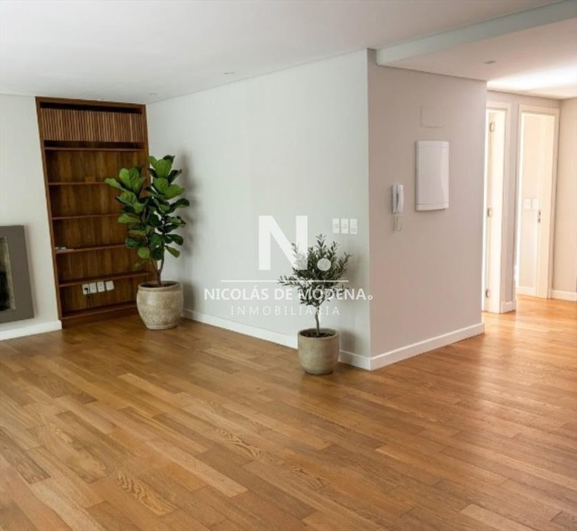 Venta Apartamento 3 Dormitorios con Cochera y Piscina en Ca