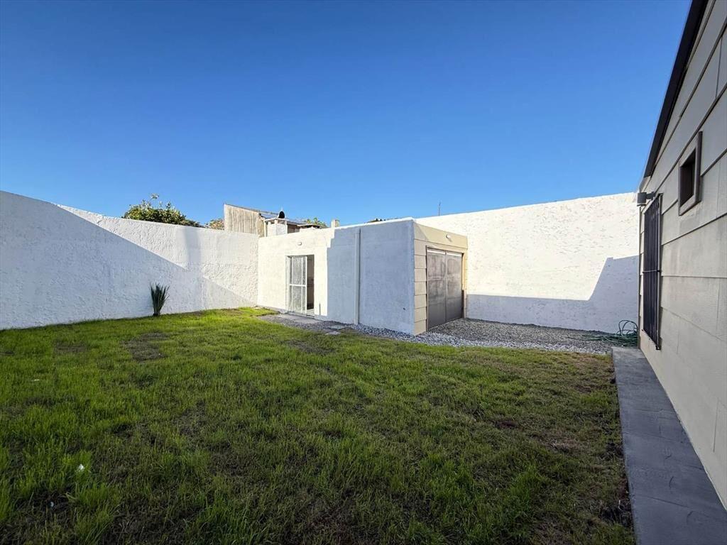 VENTA CASA MALVIN NORTE 2 DORMITORIOS GARAJE PATIO