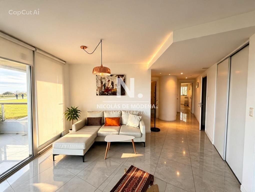 Apartamento en primera linea playa mansa, 3 dormitorios