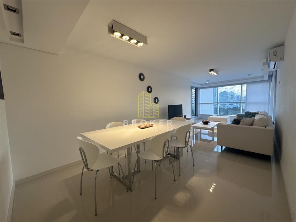 Venta de apartamento de categoria, dos y medio en