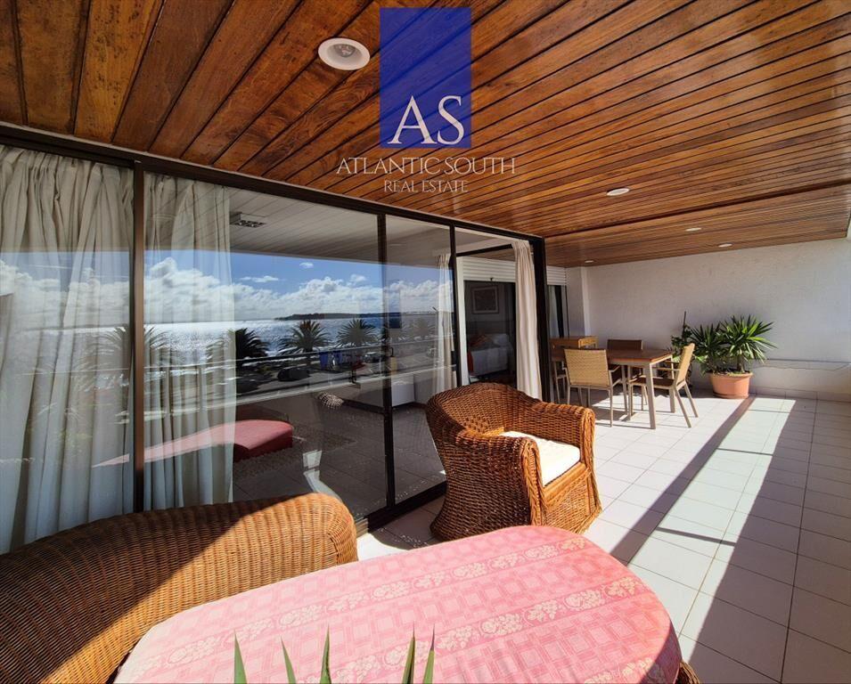 Apartamento 3 dormitorios + dependencia frente al