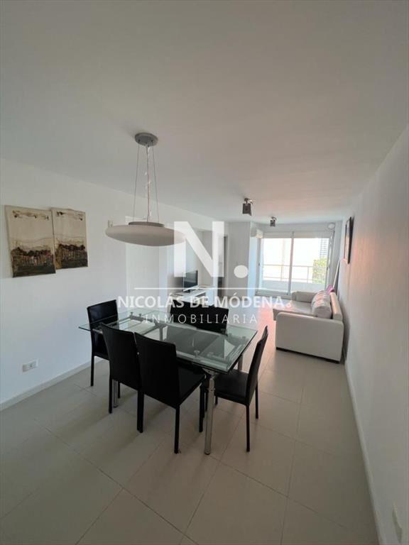 Apartamento de 2 dormitorios en venta en Punta