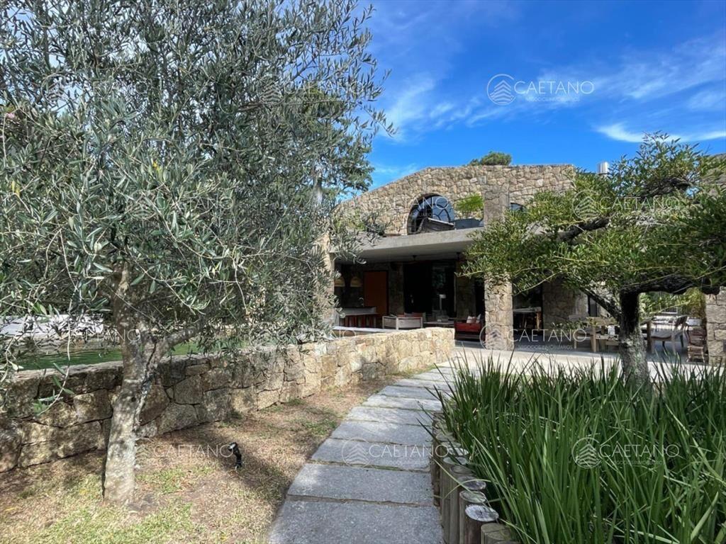Alquiler anual casa Punta del Este.