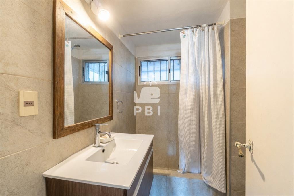 Casa mas lote frente a Laguna del Diario - - :