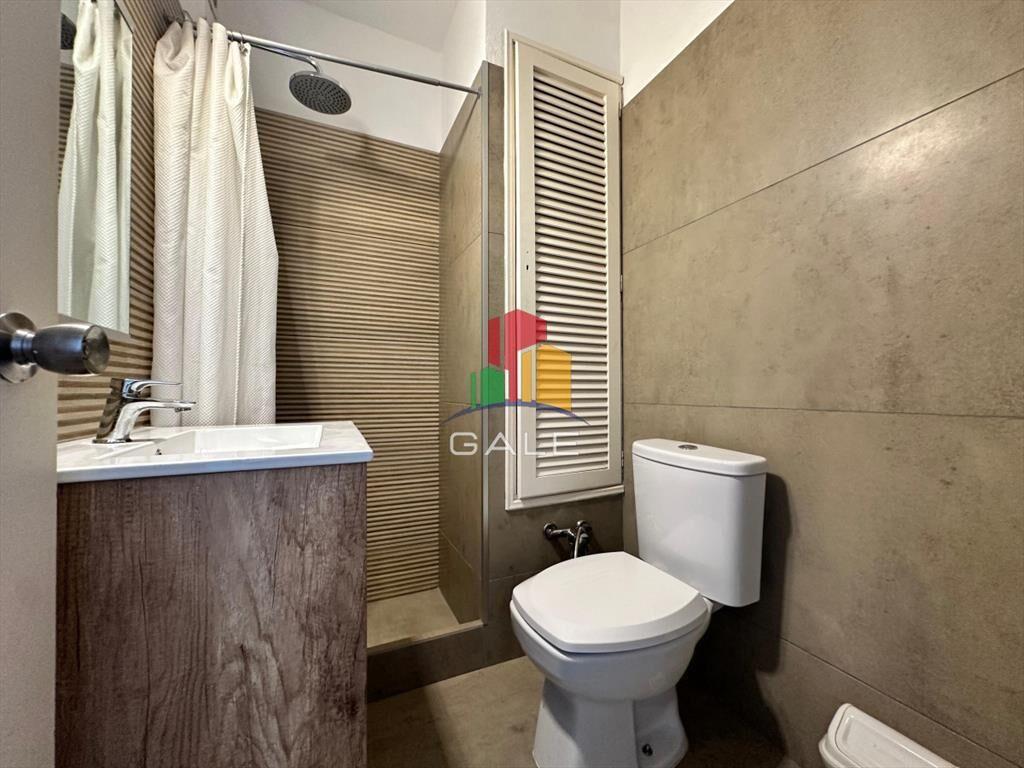 Apartamento de dos dormitorios y dependencia de