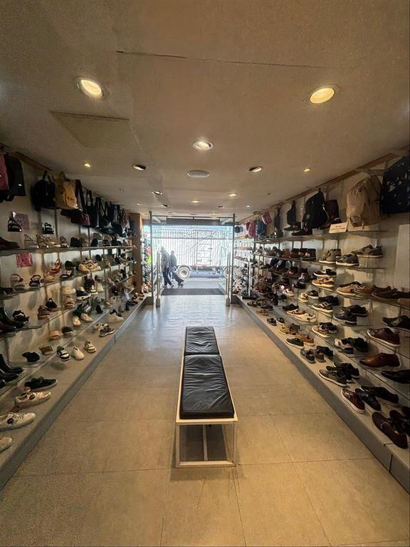 Local comercial en excelente ubicación sobre Av. Garzón.