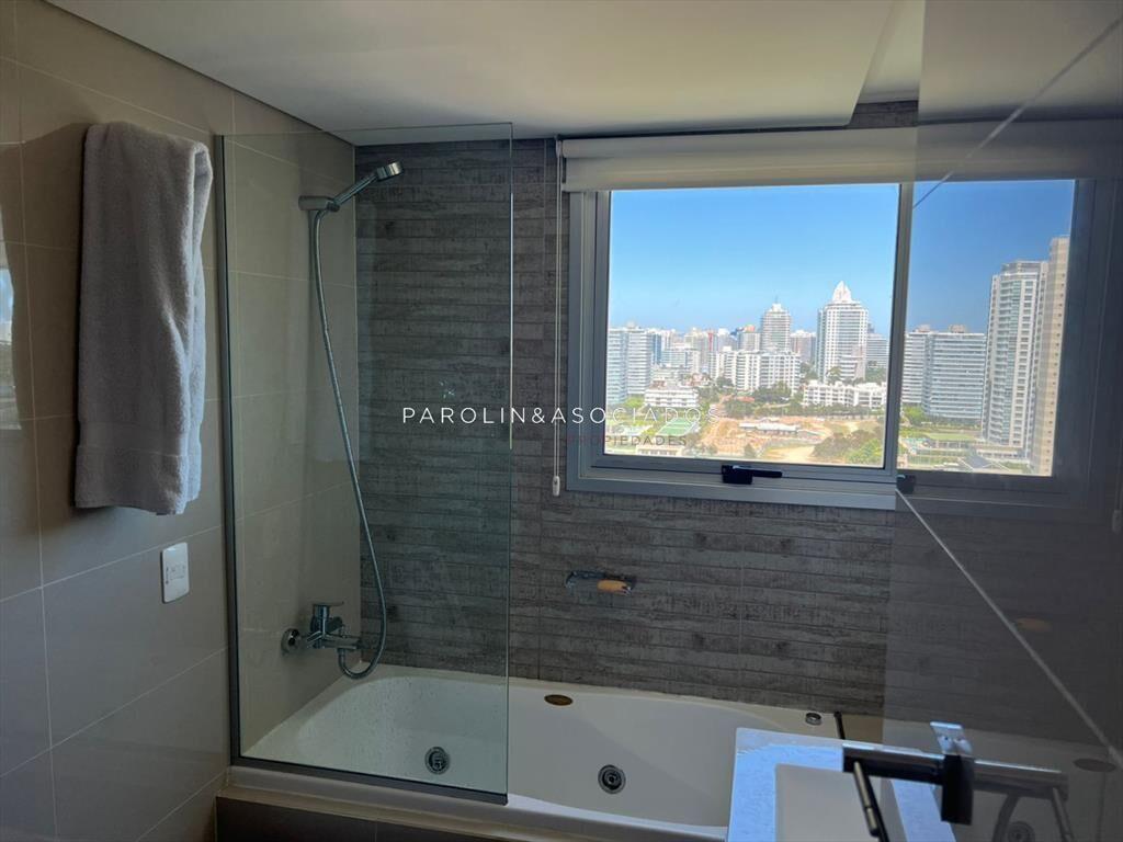 Apartamento en venta de 3 dormitorios en Look Brava Tower,