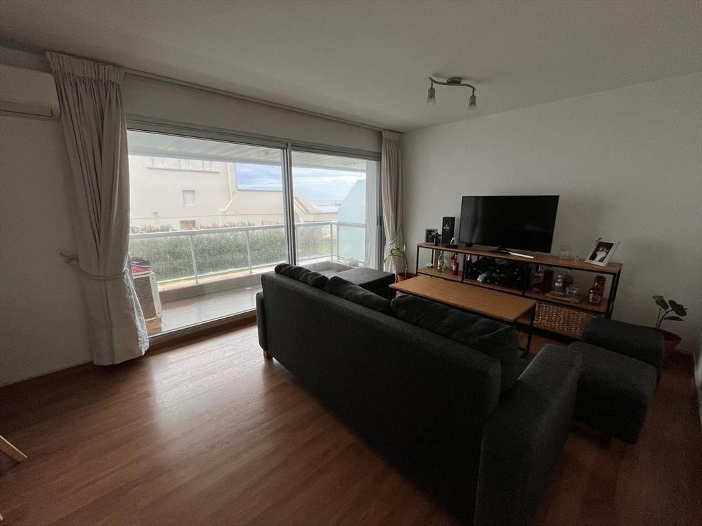 Venta apto con Renta y Garage, Rambla de Malvin