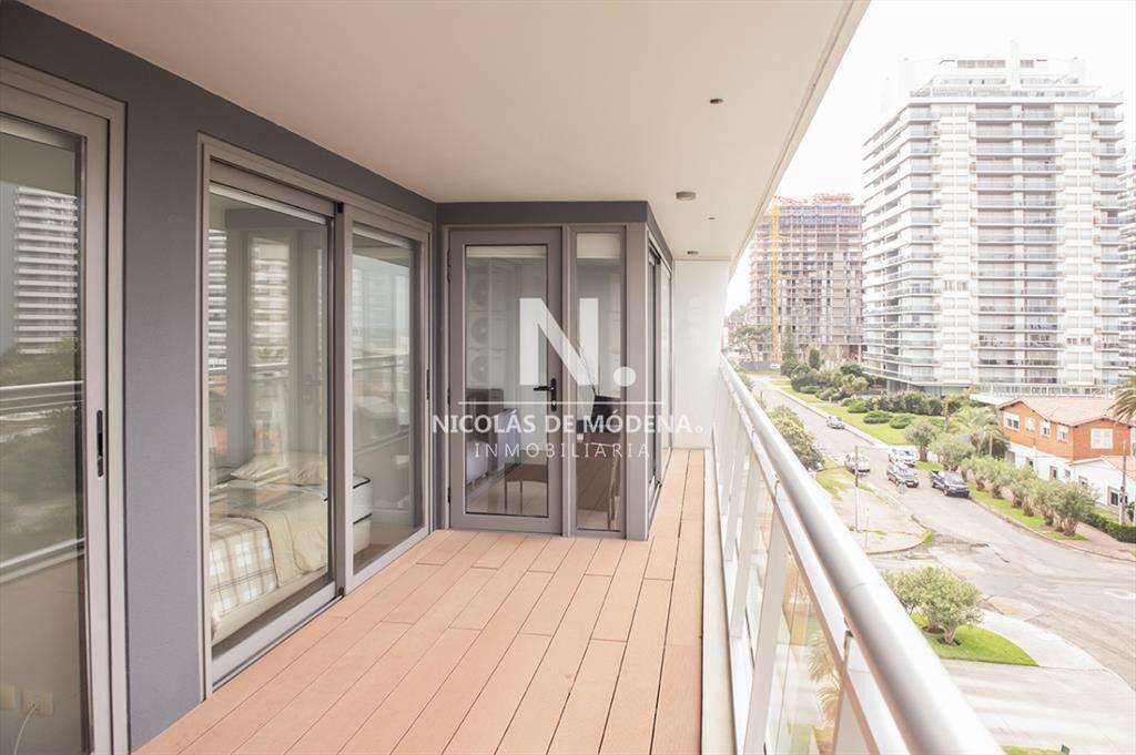 Onix Punta Del Este, departamento de 3 dormitorios en venta