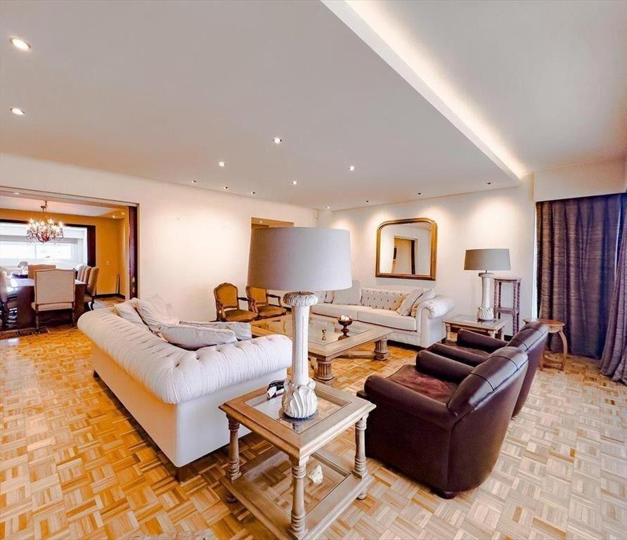 Venta Apartamento 4 Dormitorios 2 Garaje Pocitos