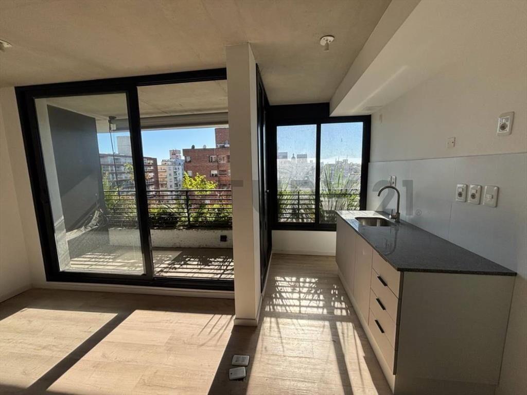Av. libertador piso alto .Venta apartamento 3 Dorm , 2 Ba...