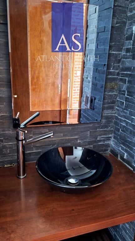 Casa moderna de 3 dormitorios piscina climatizada