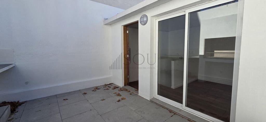 VENTA APARTAMENTO 3 DORMITORIOS Y PARRILLERO CON RENTA CORD