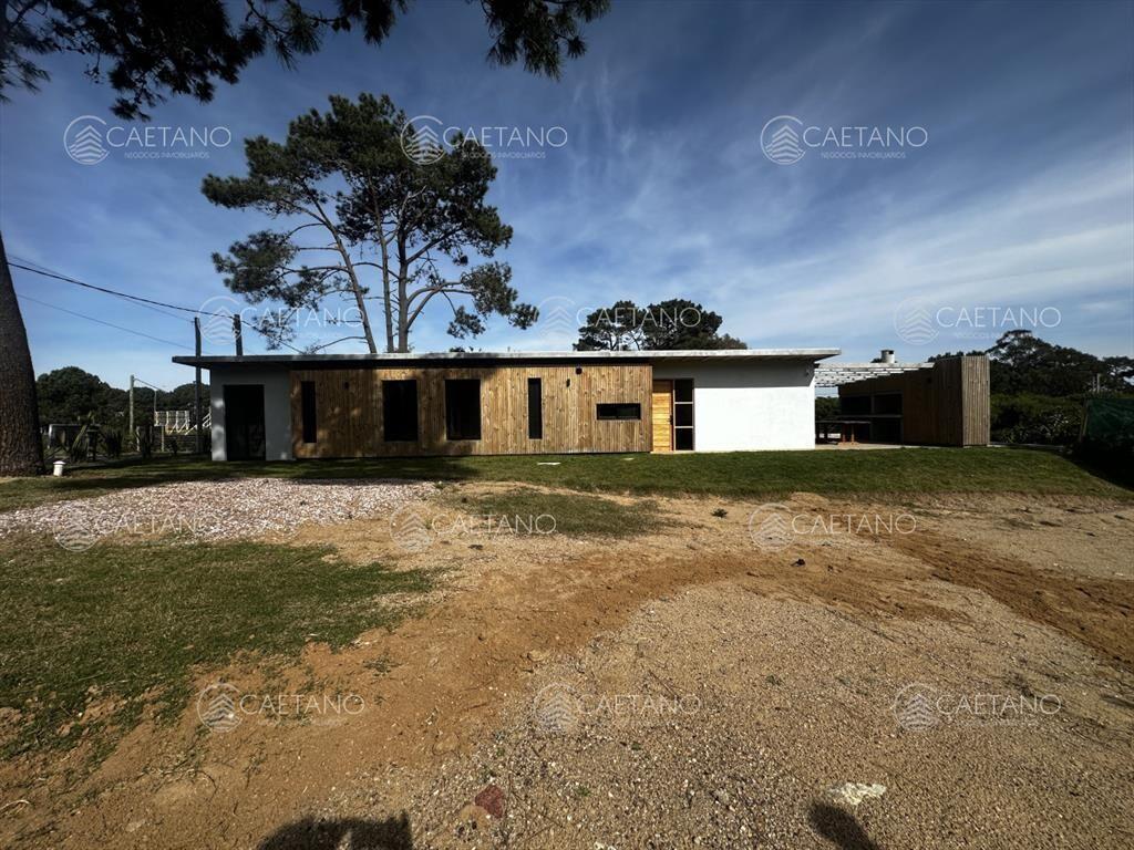 Venta casa a estrenar en barrio Club del lago
