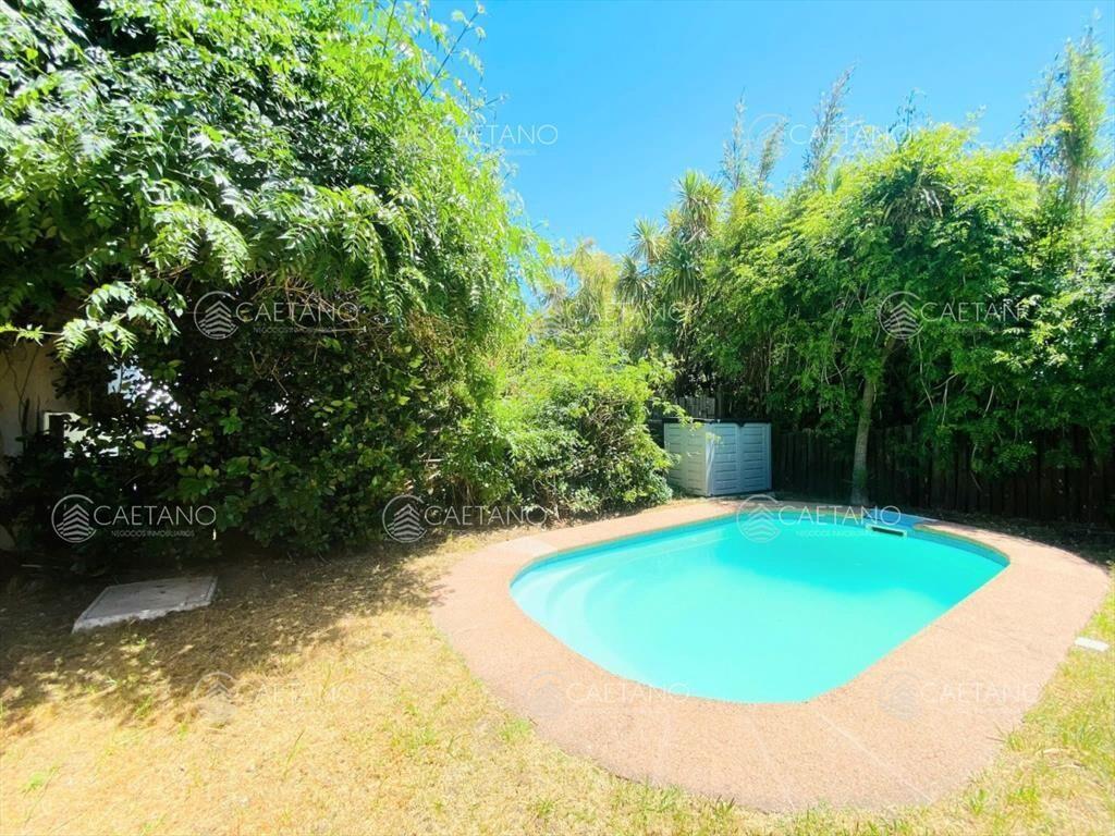 Excelente casa en venta de La Barra de tres + con