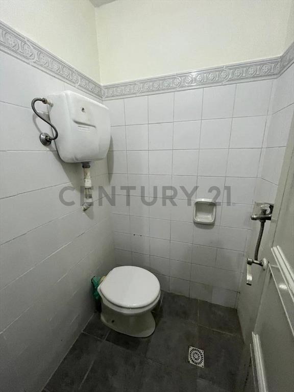 Alquiler Local comercial Ciudad Vieja, 90 m2 con depósito...